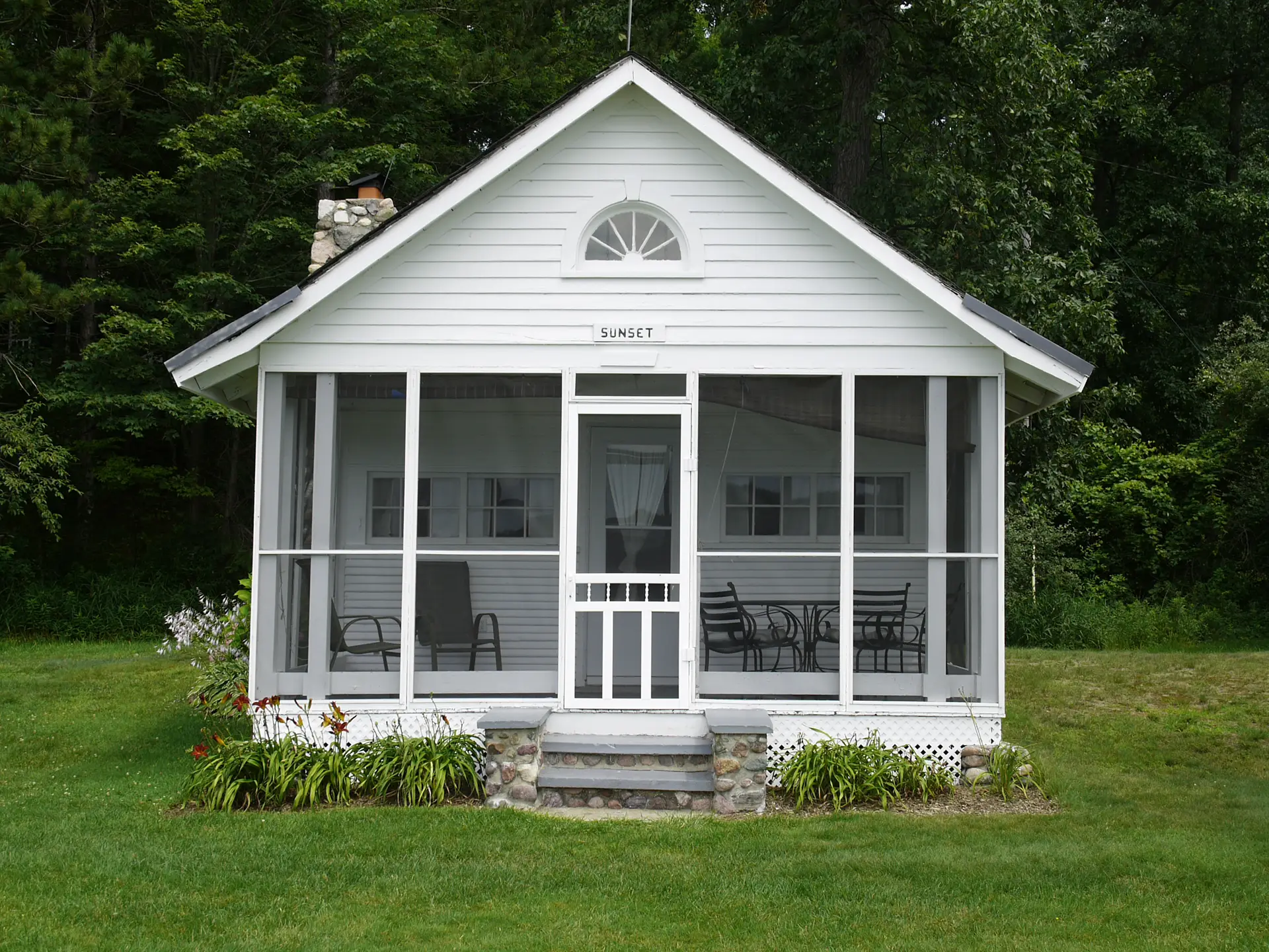 Waldenwoods sunset cottage